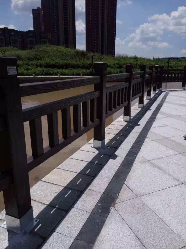 1.8米仿木護欄  (14).JPG