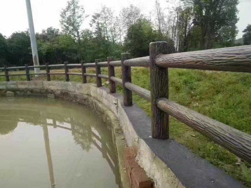 仿樹（shù）皮兩扶手護欄 (4).jpg