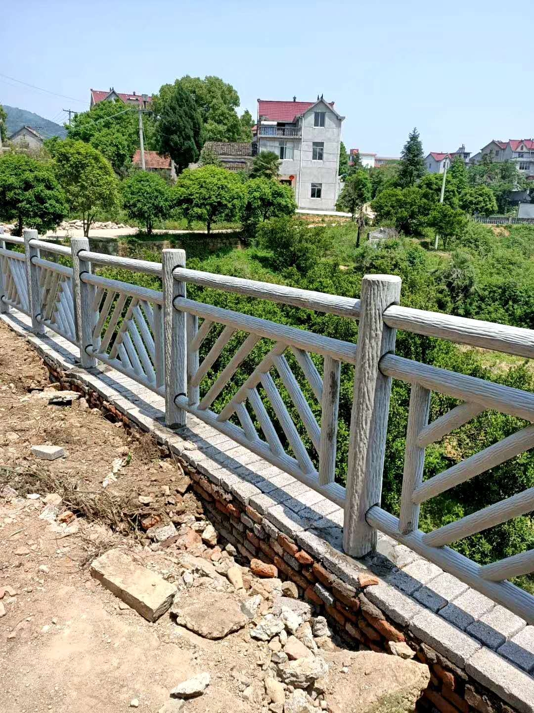 九格（gé）樹（shù）皮護欄 (4).jpg