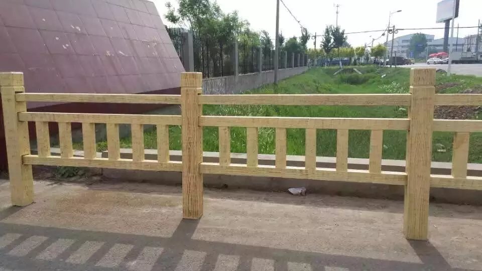 1.8米仿木（mù）護欄  (10).jpg