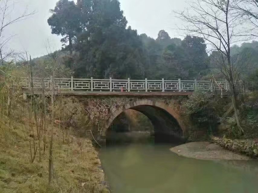 1.8米方格仿木護欄 (14).jpg