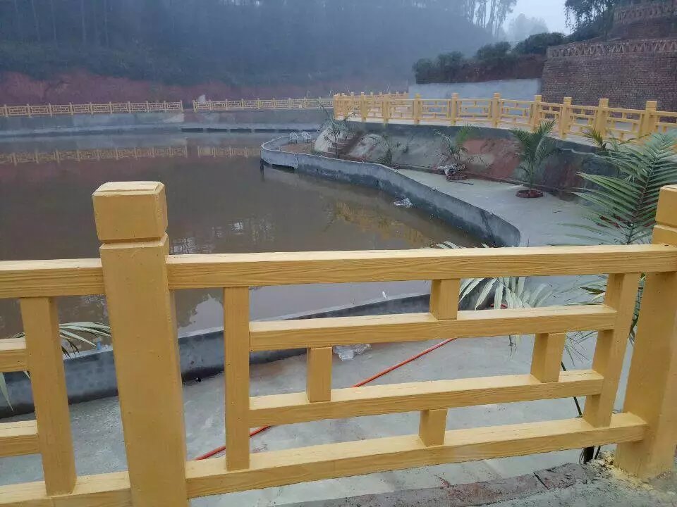 1.8米（mǐ）方格仿木護欄 (7).jpg