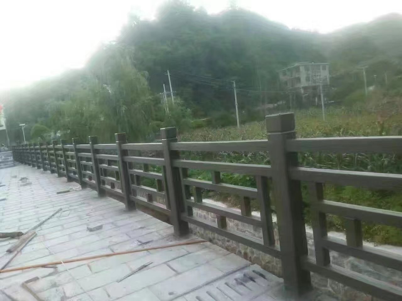 1.8米方格（gé）仿木護欄 (3).jpg