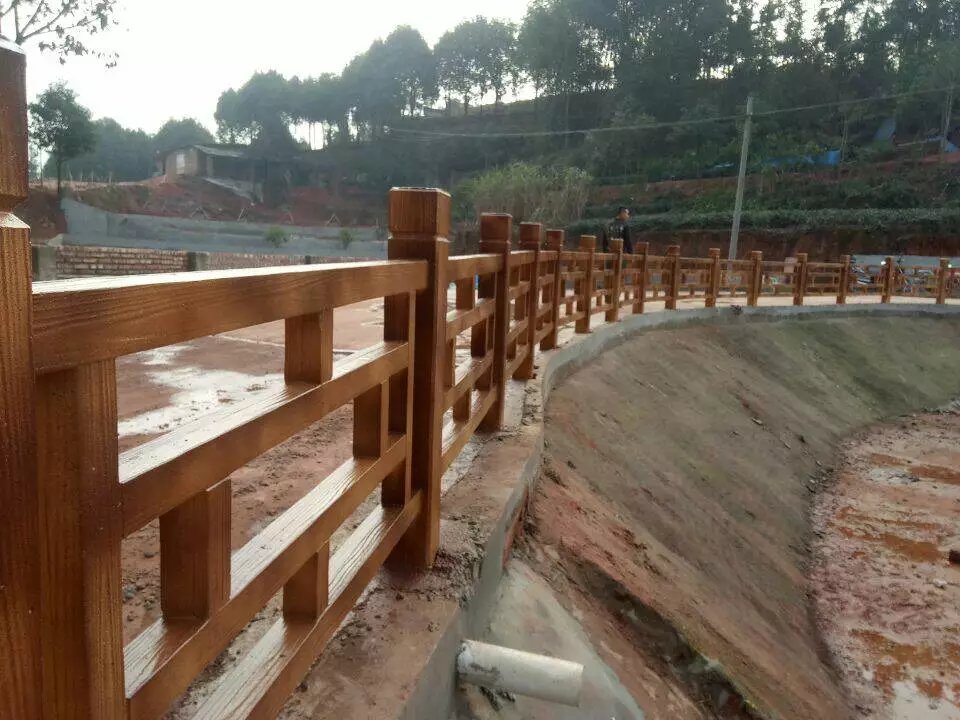 1.8米方格仿木護欄 (6).jpg