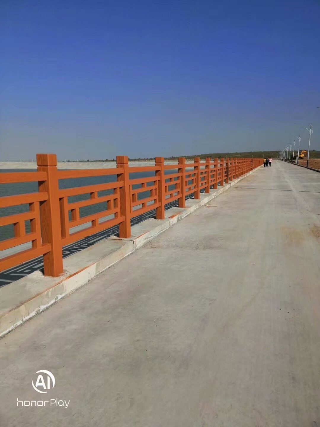 1.8米方格（gé）仿（fǎng）木護欄 (1).jpg