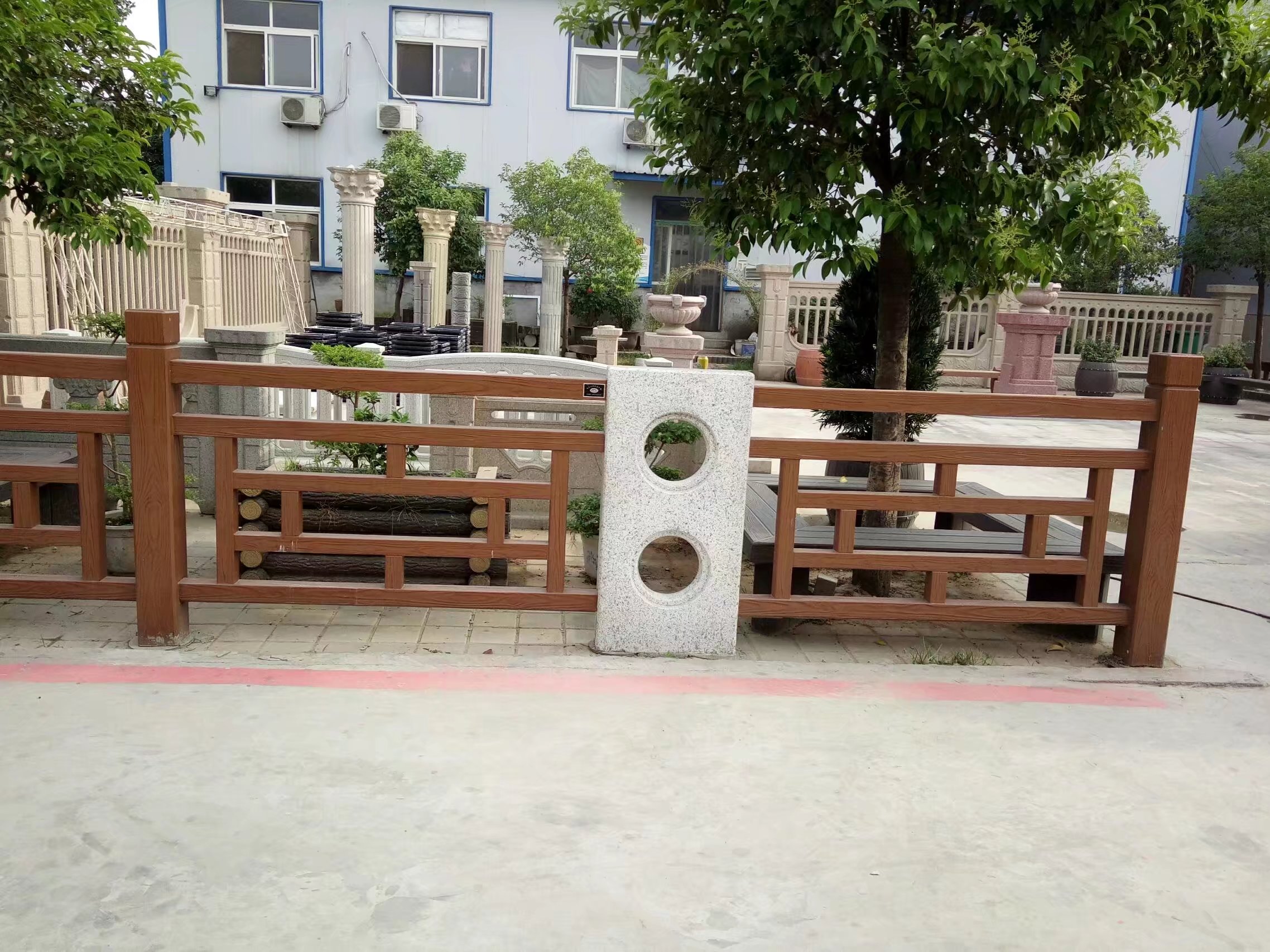 1.8米方格（gé）仿木護欄 (12).jpg