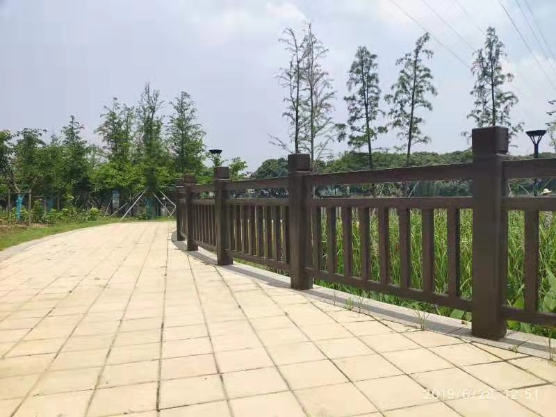 1.8米國標仿木護欄 (9).jpg